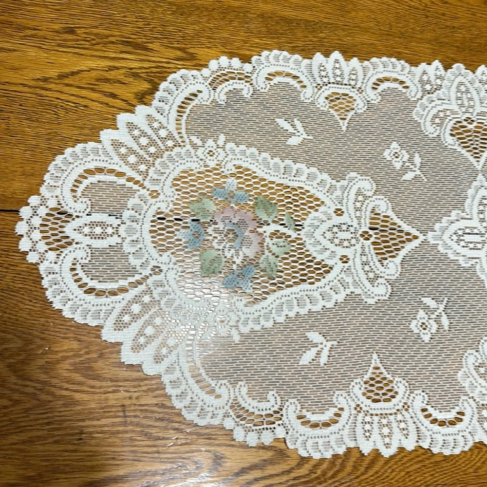#22 32”x 14.5” Floral doliy with scalloped edges white with water color flowers
